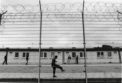 Hofgang im Abschiebegefängnis