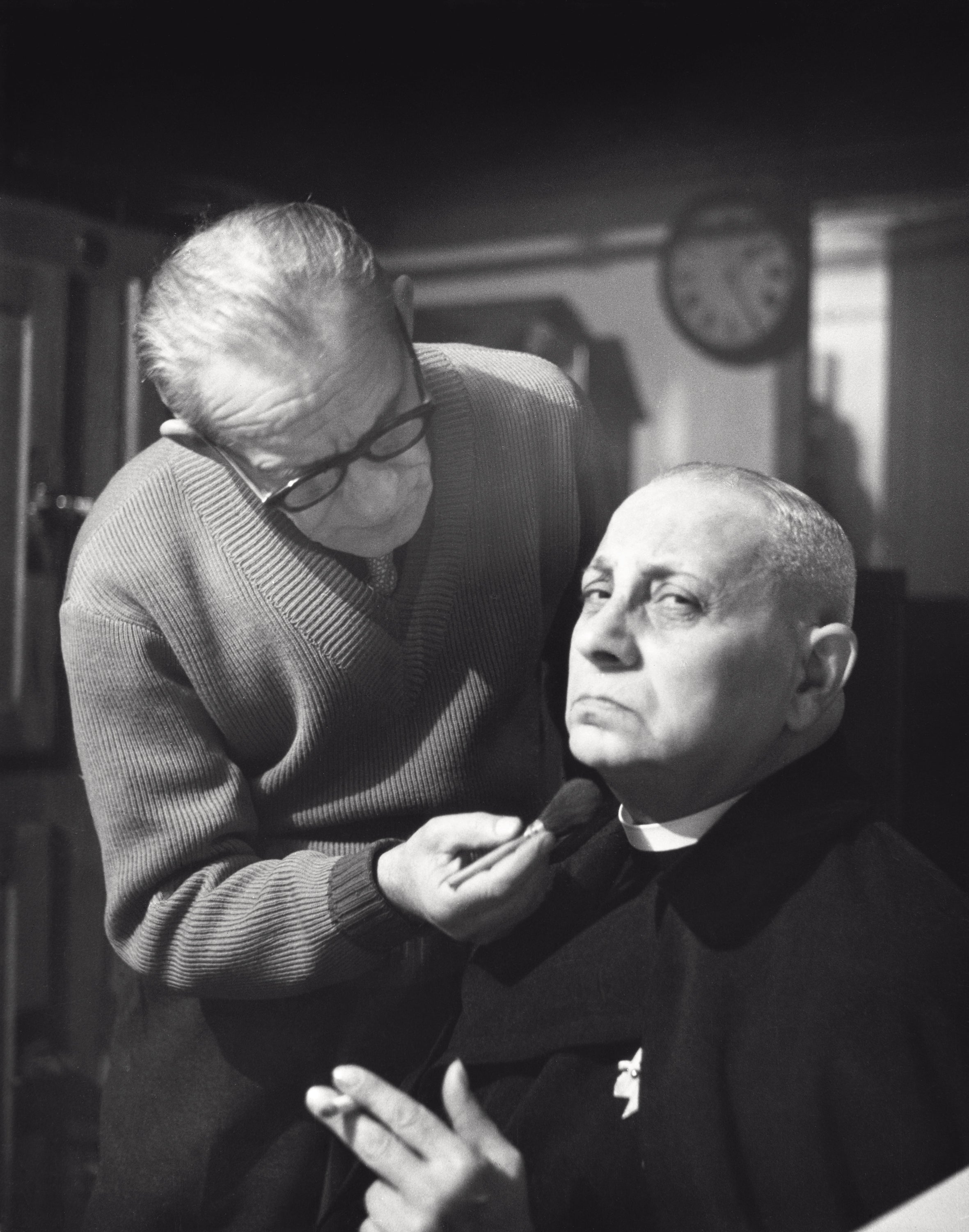 Erich von Stroheim bei den Dreharbeiten zu 'Alraune'