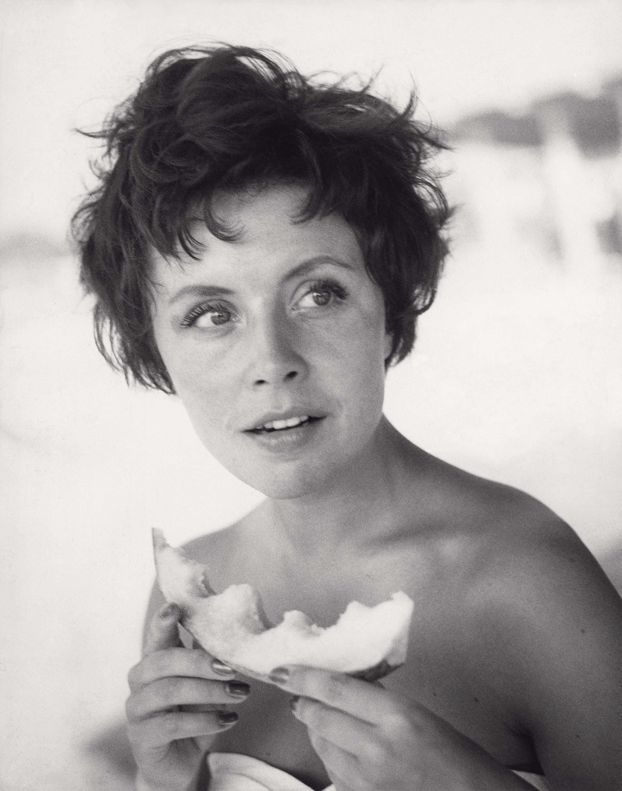Sonja Ziemann am Strand von Phaleron