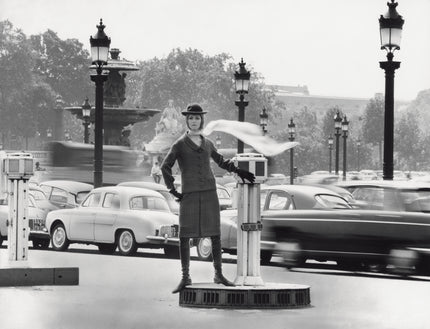 Gunel Person auf dem Place de la Concorde