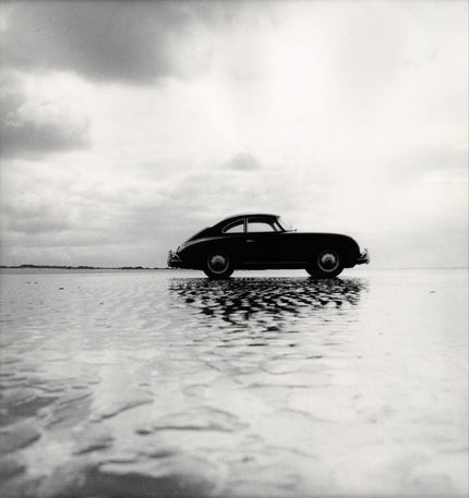 Porsche von F.C. Gundlach am Strand