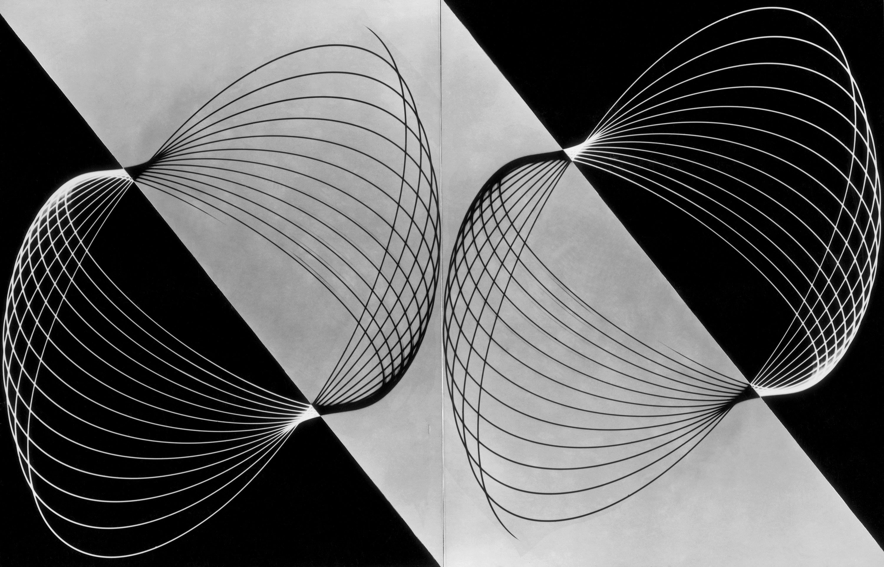 Light pendulum oscillation