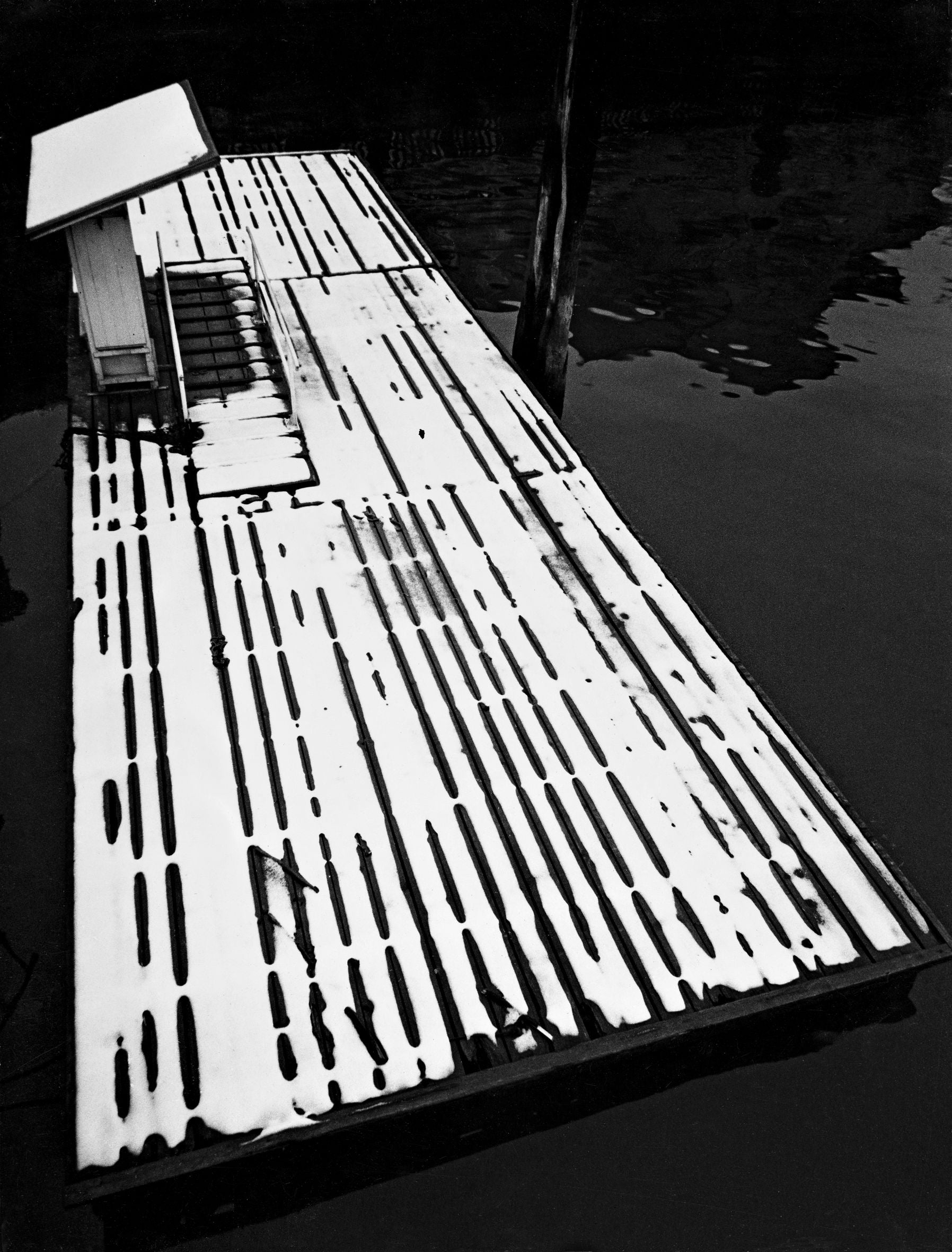 Boat dock in the snow