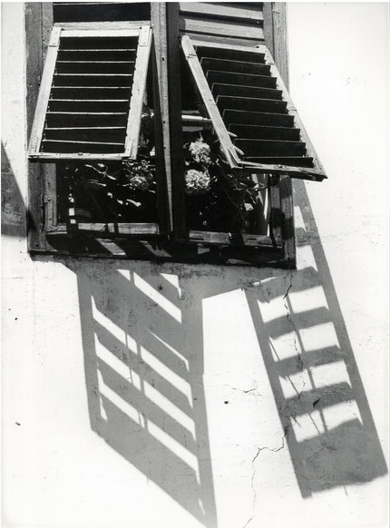 Sonne fällt auf Fenster