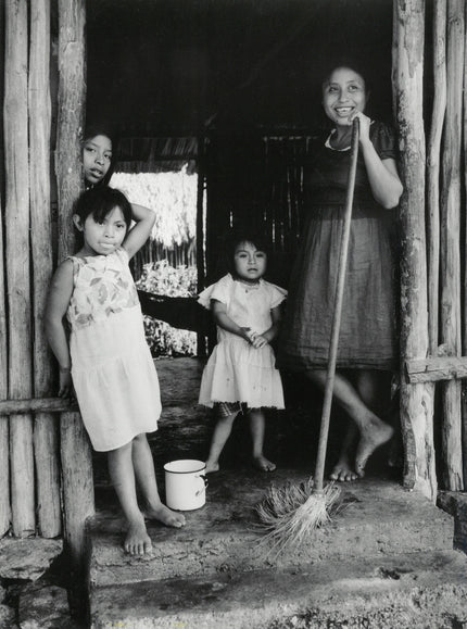 Familie in einem Maya-Dorf