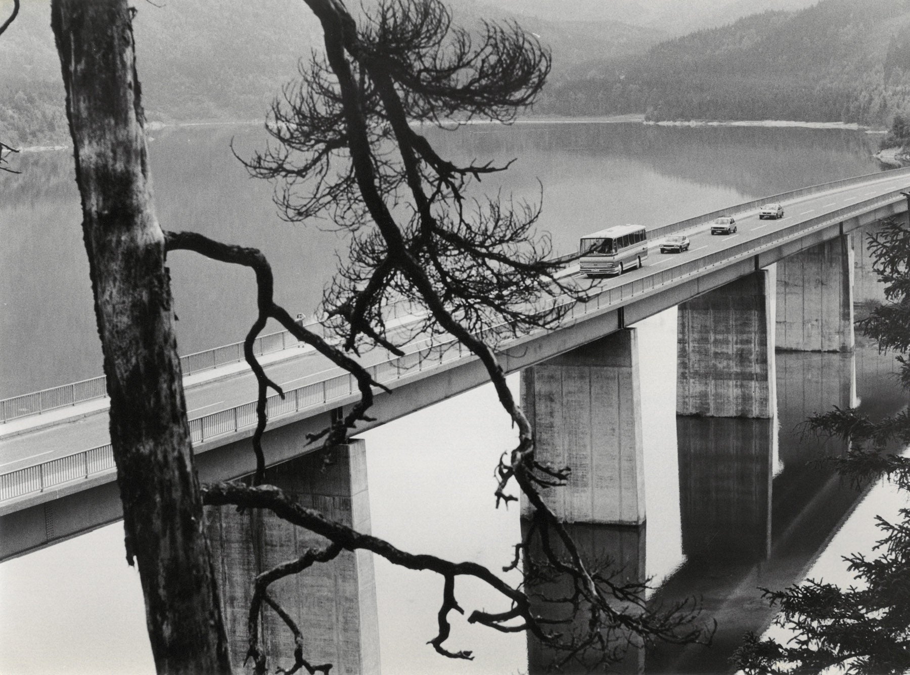 Brücke über den Sylvenstein-Stausee